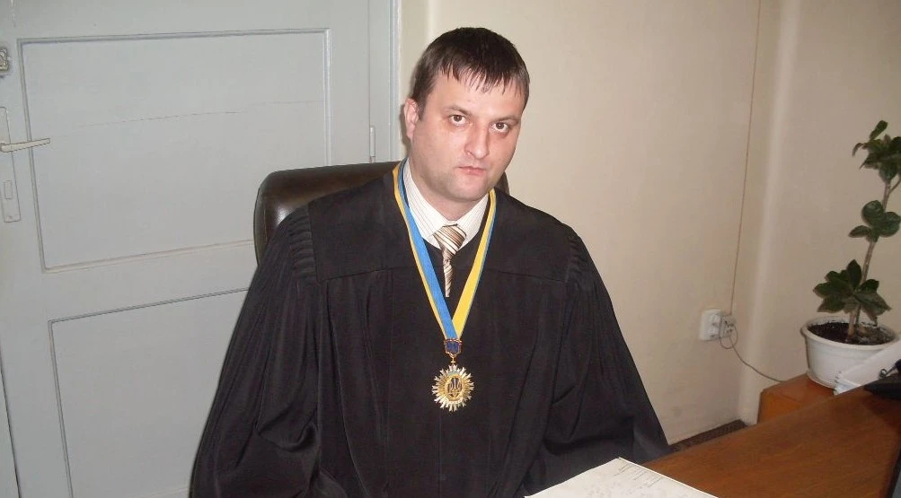 ВРП звільнила Савицького Сергія суддю Хустського районного суду Закарпатської області за вчинення істотного дисциплінарного проступку